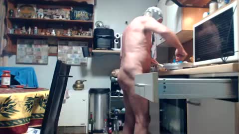 Snapshot of lovetobenaked10 chatting on 01-22-25, 02:14 aaron online show from 01-22-25, 02:14