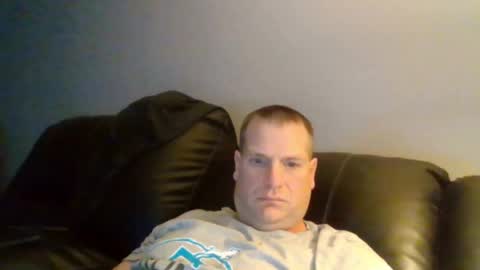 Snapshot of lovetocum37 chatting on 01-01-25, 01:59 lovetocum37 online show from 01-01-25, 01:59