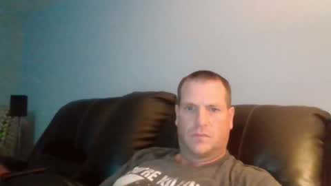 Snapshot of lovetocum37 chatting on 11-17-25, 05:19 lovetocum37 online show from 11-17-25, 05:19