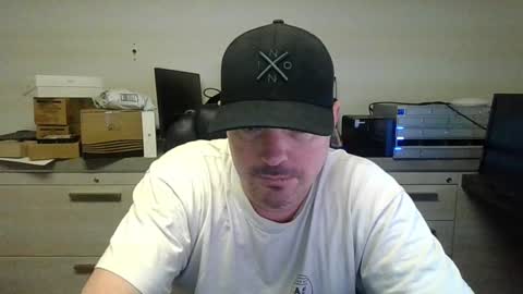 Snapshot of lovetofps chatting on 01-06-25, 04:13 Love2Game online show from 01-06-25, 04:13