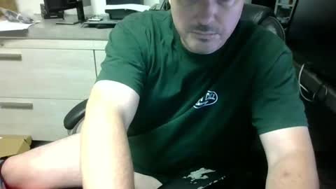 Snapshot of lovetofps chatting on 01-20-25, 03:48 Love2Game online show from 01-20-25, 03:48