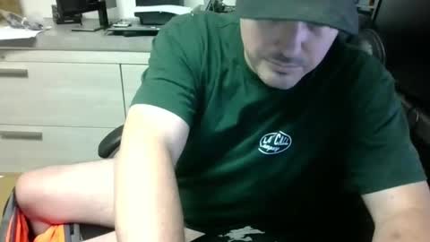 Snapshot of lovetofps chatting on 02-10-25, 06:35 Love2Game online show from 02-10-25, 06:35