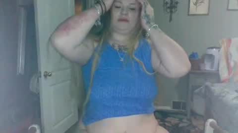 Snapshot of lovetubes101 chatting on 02-17-26, 06:43 lovetubes101 online show from 02-17-26, 06:43