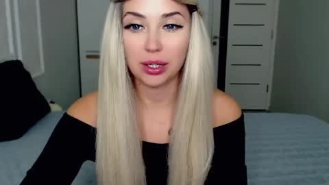 Rosie  online show from 02-18-25, 03:32