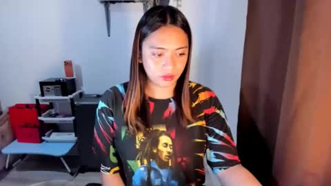 Snapshot of loveyoureign06 chatting on 11-18-25, 07:02 Ryn online show from 11-18-25, 07:02