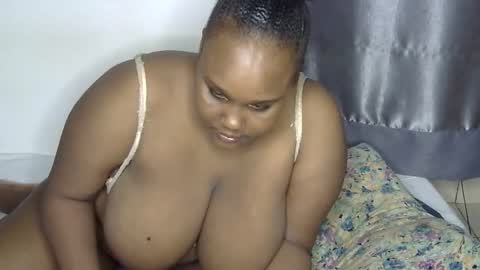 Snapshot of loveytiana chatting on 05-12-26, 06:27 loveytiana online show from 05-12-26, 06:27