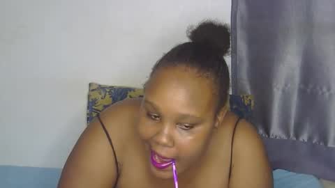 Snapshot of loveytiana chatting on 05-14-26, 08:32 loveytiana online show from 05-14-26, 08:32