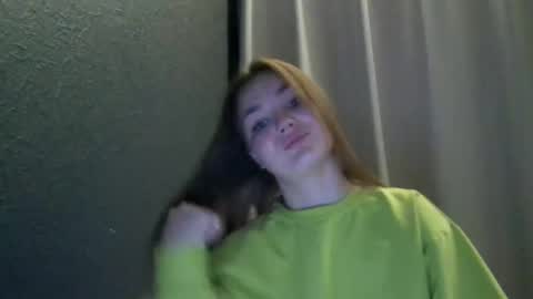 Snapshot of loviesimone chatting on 10-09-25, 09:02 loviesimone online show from 10-09-25, 09:02