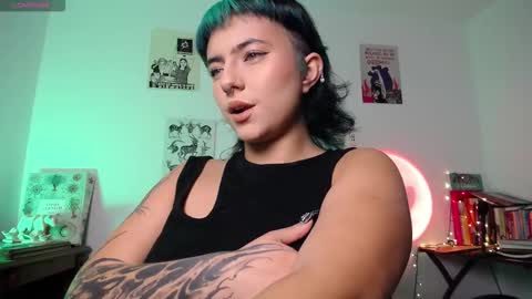 Snapshot of loving_alma chatting on 10-19-25, 02:45 loving_alma online show from 10-19-25, 02:45