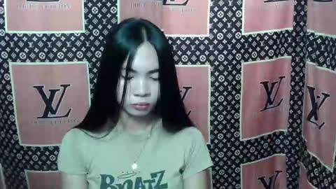 Snapshot of loving_rhean chatting on 11-13-25, 01:26 loving_rhean online show from 11-13-25, 01:26