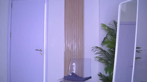 Nora online show from 02-08-25, 04:36