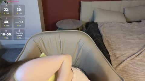 Snapshot of lovvingwhisperr chatting on 04-15-26, 01:23 Erika online show from 04-15-26, 01:23