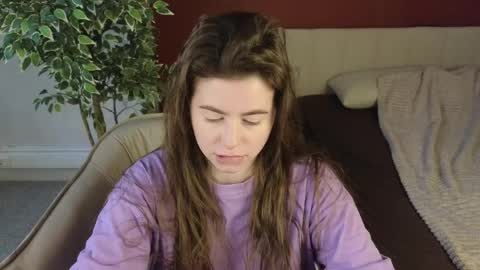 Snapshot of lovvingwhisperr chatting on 05-02-26, 01:10 Erika online show from 05-02-26, 01:10