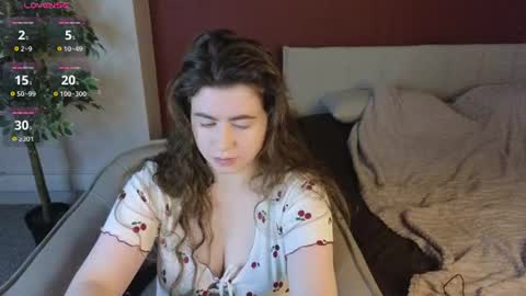 Snapshot of lovvingwhisperr chatting on 06-22-26, 01:18 Erika online show from 06-22-26, 01:18