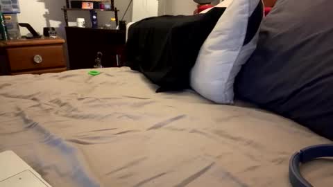 Snapshot of lowkey42011 chatting on 10-27-25, 02:32 lowkey42011 online show from 10-27-25, 02:32