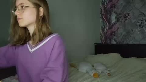 Snapshot of lowress chatting on 03-05-25, 11:28 Karmell online show from 03-05-25, 11:28