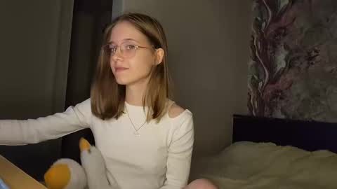 Snapshot of lowress chatting on 03-06-25, 12:41 Karmell online show from 03-06-25, 12:41