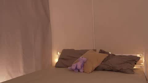 Snapshot of lu__lane chatting on 09-11-25, 07:19 Lu 3 online show from 09-11-25, 07:19