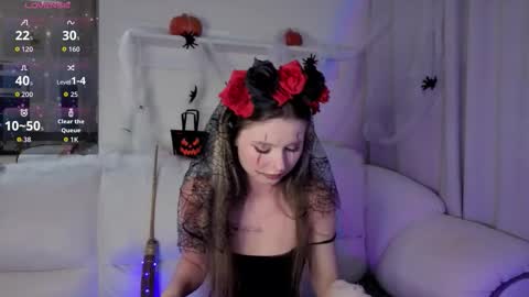 Snapshot of lua__19 chatting on 10-27-25, 02:10 Lua online show from 10-27-25, 02:10