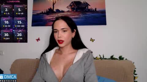luara_ online show from 10-22-25, 09:09