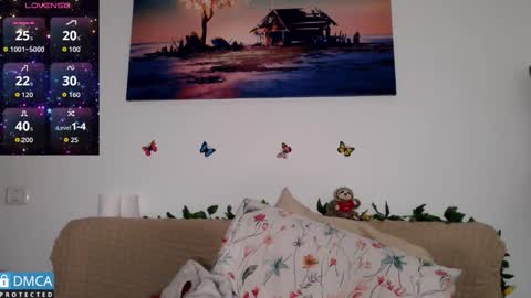 luara_ online show from 01-14-26, 12:33