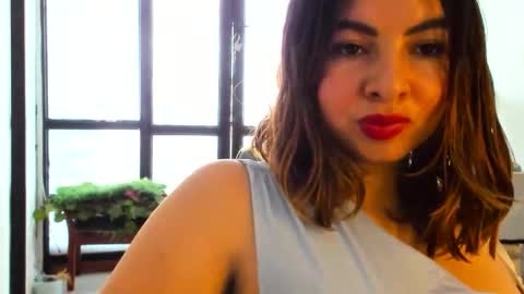 Snapshot of luara__01__lecat_1 chatting on 11-20-25, 05:34 luara__01__lecat_1 online show from 11-20-25, 05:34