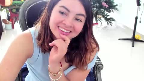 Snapshot of luara__01__lecat_1 chatting on 12-02-25, 06:14 luara__01__lecat_1 online show from 12-02-25, 06:14