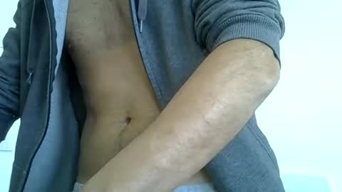 Snapshot of luca2828 chatting on 10-28-25, 09:13 luca2828 online show from 10-28-25, 09:13