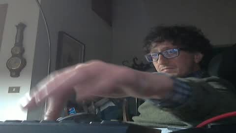 Snapshot of luca78_78 chatting on 11-21-25, 11:03 luca78 online show from 11-21-25, 11:03