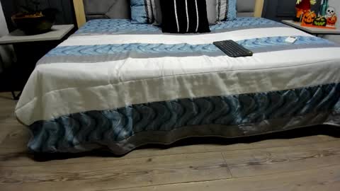 luca_morettii online show from 10-22-25, 12:05