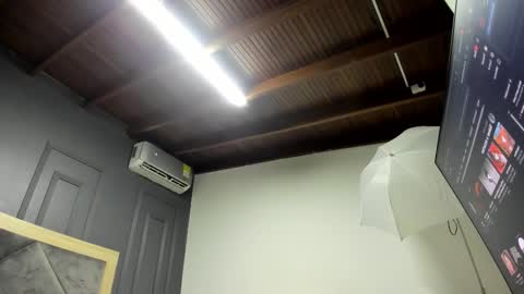 luca_morettii online show from 11-09-25, 12:25