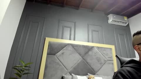 luca_morettii online show from 11-23-25, 12:27