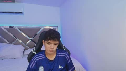 luca_voss1 online show from 04-18-26, 12:09