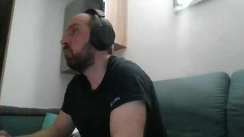 Snapshot of lucabeech88 chatting on 01-24-25, 08:43 Luca online show from 01-24-25, 08:43