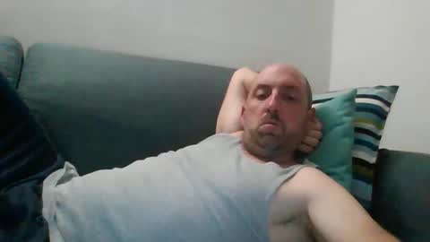 Snapshot of lucabeech88 chatting on 10-24-25, 07:43 Luca online show from 10-24-25, 07:43