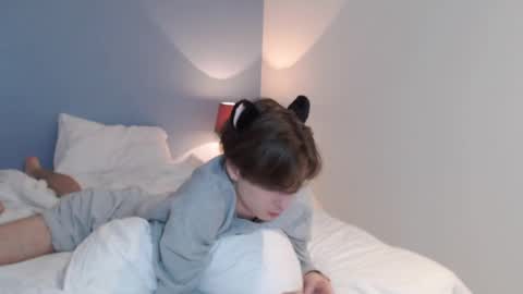 lucacharm online show from 12-23-24, 04:33