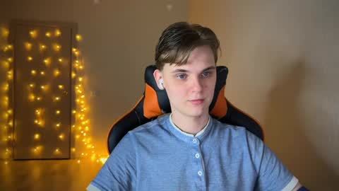 Snapshot of lucas_dany chatting on 01-28-25, 12:47 Lucas Gill online show from 01-28-25, 12:47