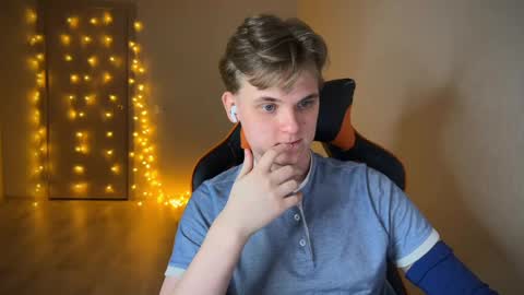 Snapshot of lucas_dany chatting on 01-28-25, 03:57 Lucas Gill online show from 01-28-25, 03:57