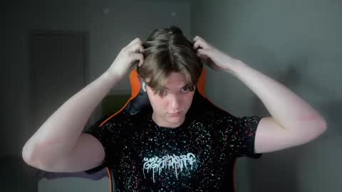 Lucas Gill online show from 03-08-25, 03:13