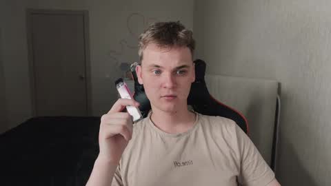 Lucas Gill online show from 09-18-25, 02:57