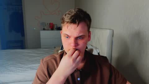 Lucas Gill online show from 01-11-26, 03:39