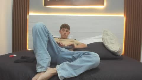 Snapshot of lucas_red chatting on 06-09-26, 04:13 Lucas online show from 06-09-26, 04:13
