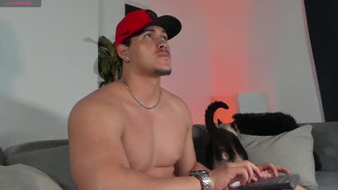 Snapshot of lucasanto_ chatting on 01-24-25, 04:59 LUCA SANTOS online show from 01-24-25, 04:59