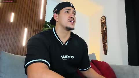 LUCA SANTOS online show from 03-28-26, 04:01