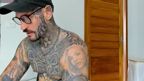 lucasexclusive online show from 10-20-25, 07:20