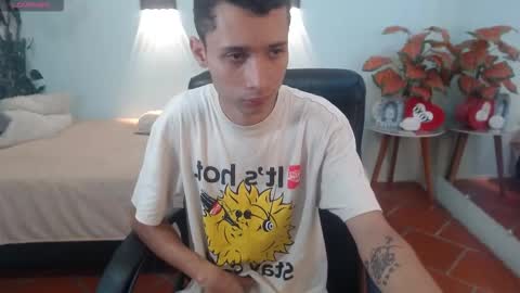 Snapshot of lucasssmith11 chatting on 12-05-25, 11:52 LucassSmith11 online show from 12-05-25, 11:52