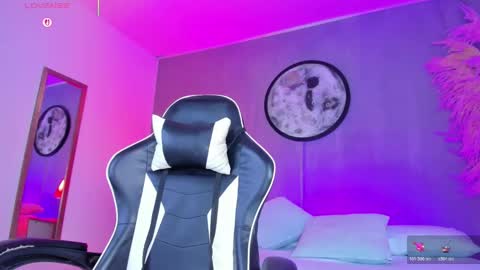 Snapshot of luccia_smith chatting on 11-04-25, 02:32 L U C C I A online show from 11-04-25, 02:32