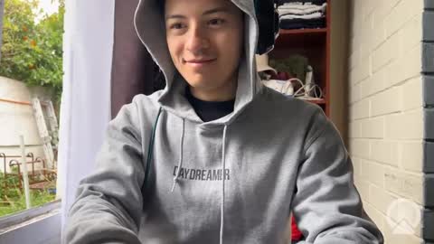 Felipe online show from 09-26-25, 05:39