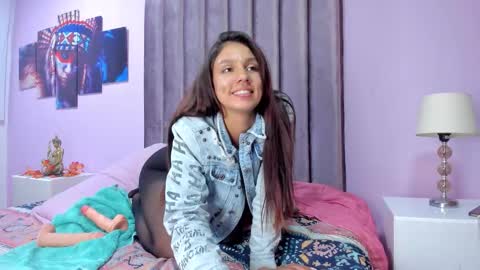 Snapshot of luci_ramirez chatting on 11-19-25, 04:01 Luciana Ramirez Sofia Collins online show from 11-19-25, 04:01