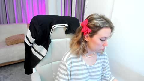 Snapshot of lucia_copper chatting on 10-27-25, 01:26 lucia_copper online show from 10-27-25, 01:26